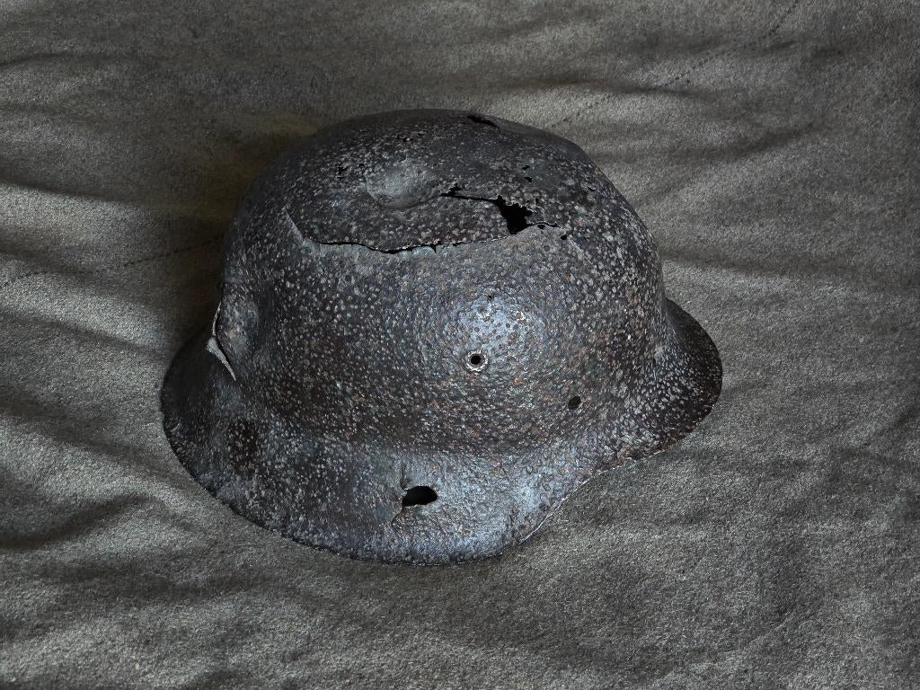Bodemvondst Duitse Helm WO2 WW2, Verzamelen, Ophalen, Landmacht, Helm of Baret