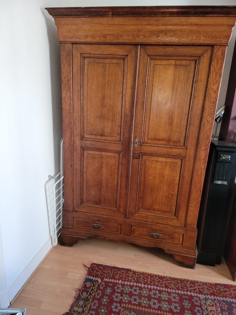 (Gratis) Armoire ancien en chene massif, Ophalen