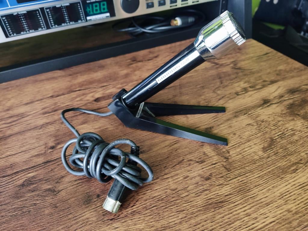 Grundig GDM 313 tafelmicrofoon (vintage), Enlèvement ou Envoi, Utilisé, Micro studio