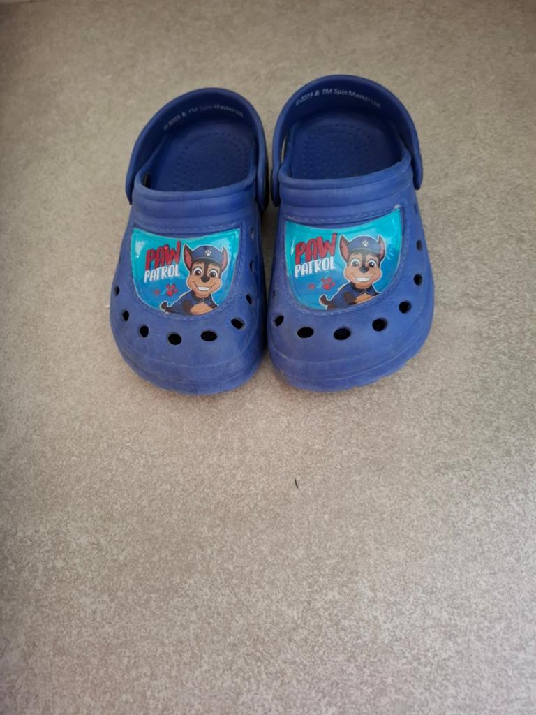 Crocs paw patrol, Ophalen