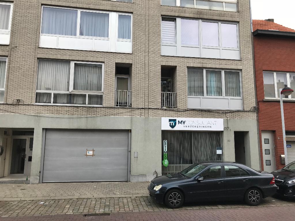 autostaanplaats te huur in Merksem, Autos : Divers, Garages
