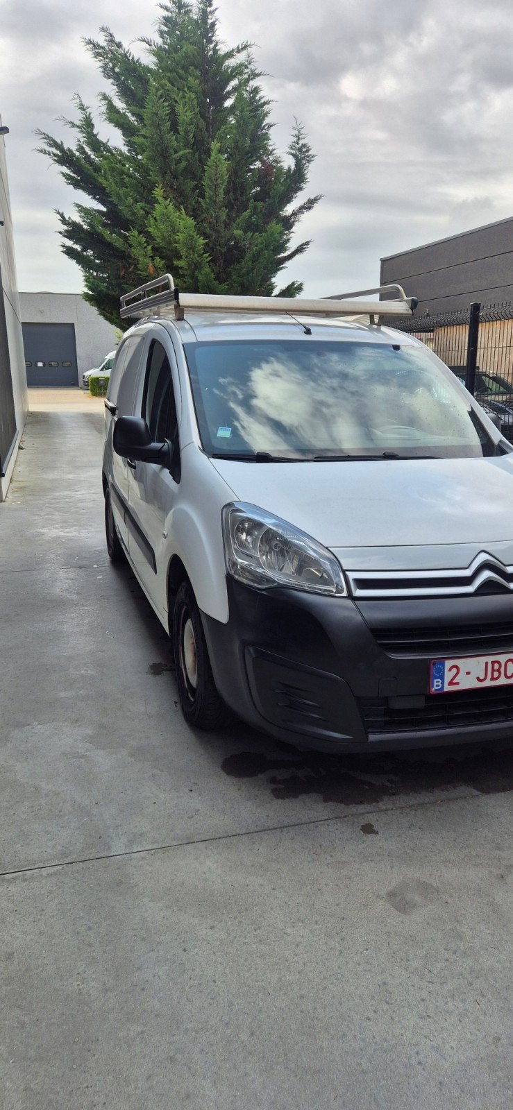 Citroën Berlingo 1.6 HDi Euro 6 - Climatisation - LEZ - Prêt, Euro 6, 3 places, Boîte manuelle, Noir