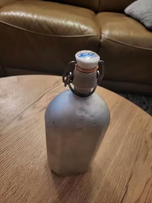 Bouteille d'eau en aluminium Markill, Enlèvement