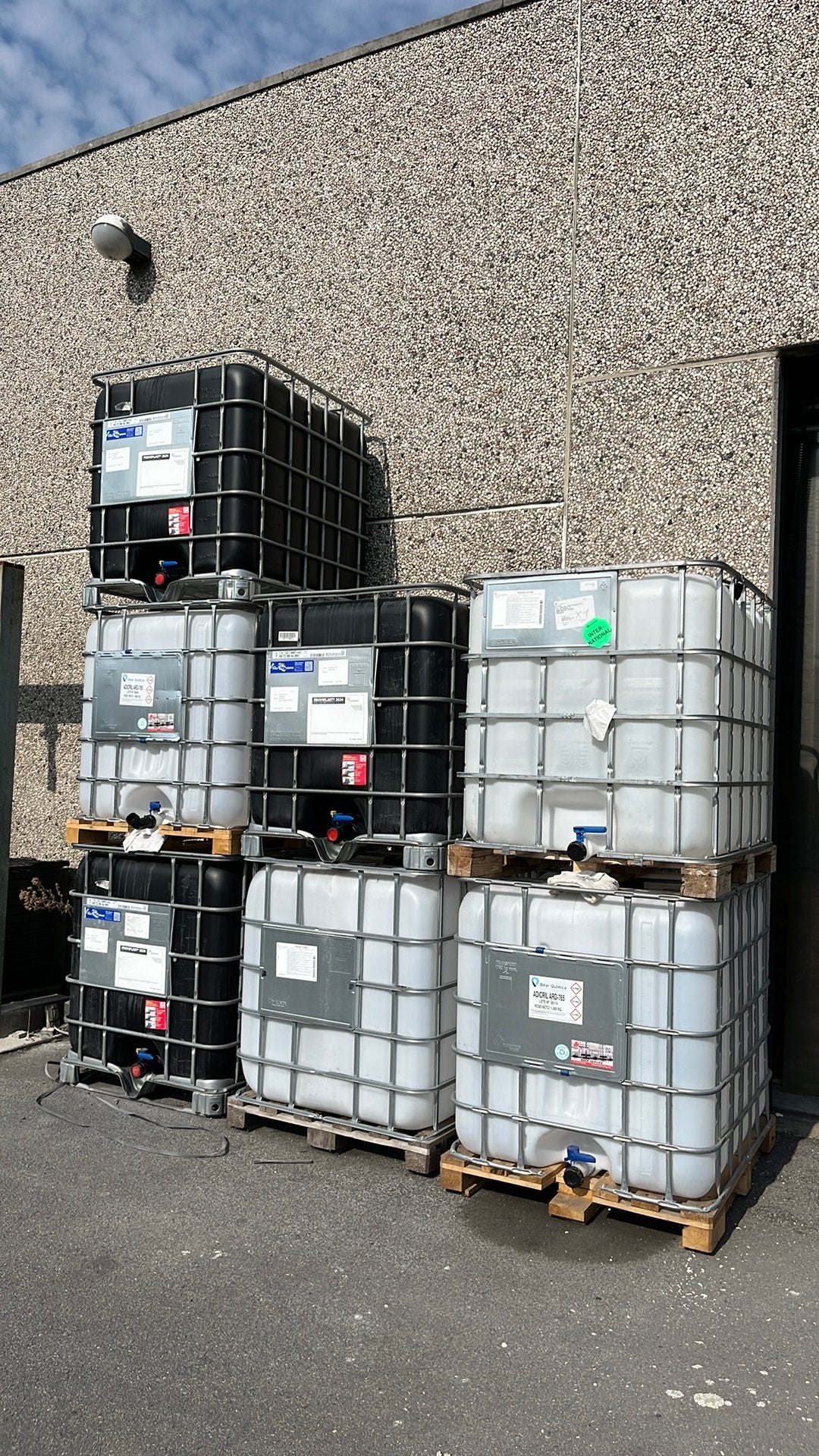 Tanks van 1000 liter, Tuin en Terras, Ophalen, Kunststof, Gebruikt, Met kraantje