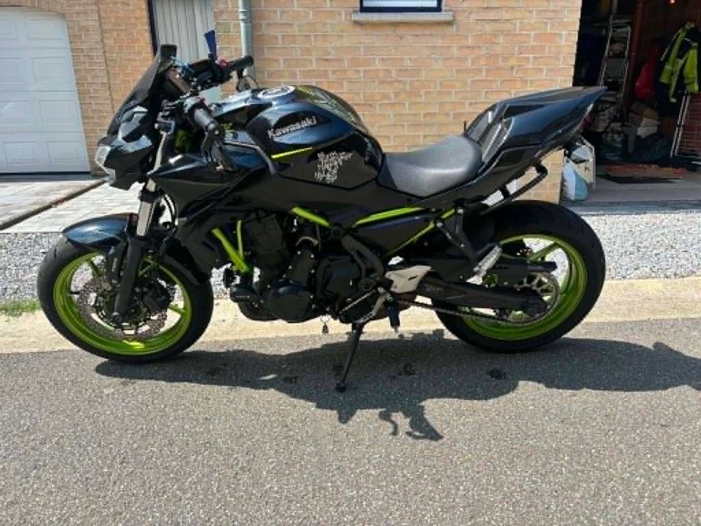Kawasaki Z650 2021 Performance Edition, Motoren, 2 cilinders, Occasion, Particulier, Meer dan 35 kW