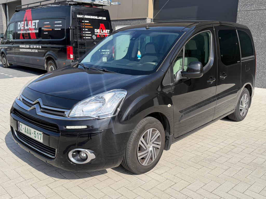 Citroen berlingo 2013 1.6 diesel, Auto's, Citroën, Euro 5, Stof, 1600 cc, Zwart