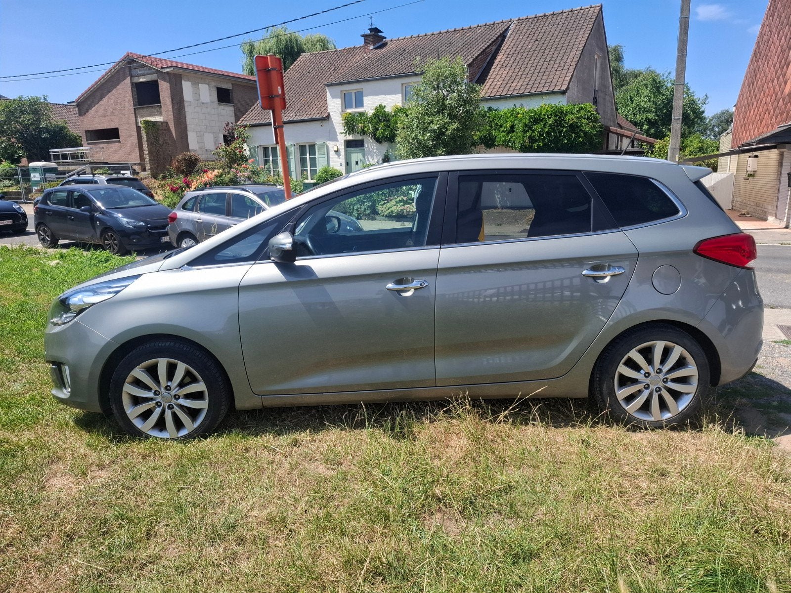 KIA CARENS 1.6 ESSENCE 7 PLACES  TRES PROPRE, Autos, Entreprise, 7 places, https://public.car-pass.be/vhr/762e049e-ffde-45d8-bd60-7c2ecfd70f01