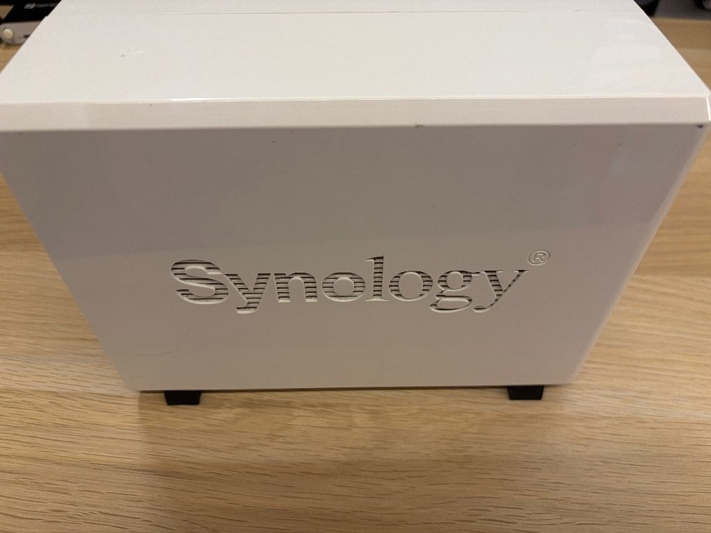 NAS Synology DS220j 2 baies + boîte – parfait état de marche, Informatique & Logiciels, Enlèvement ou Envoi, Comme neuf