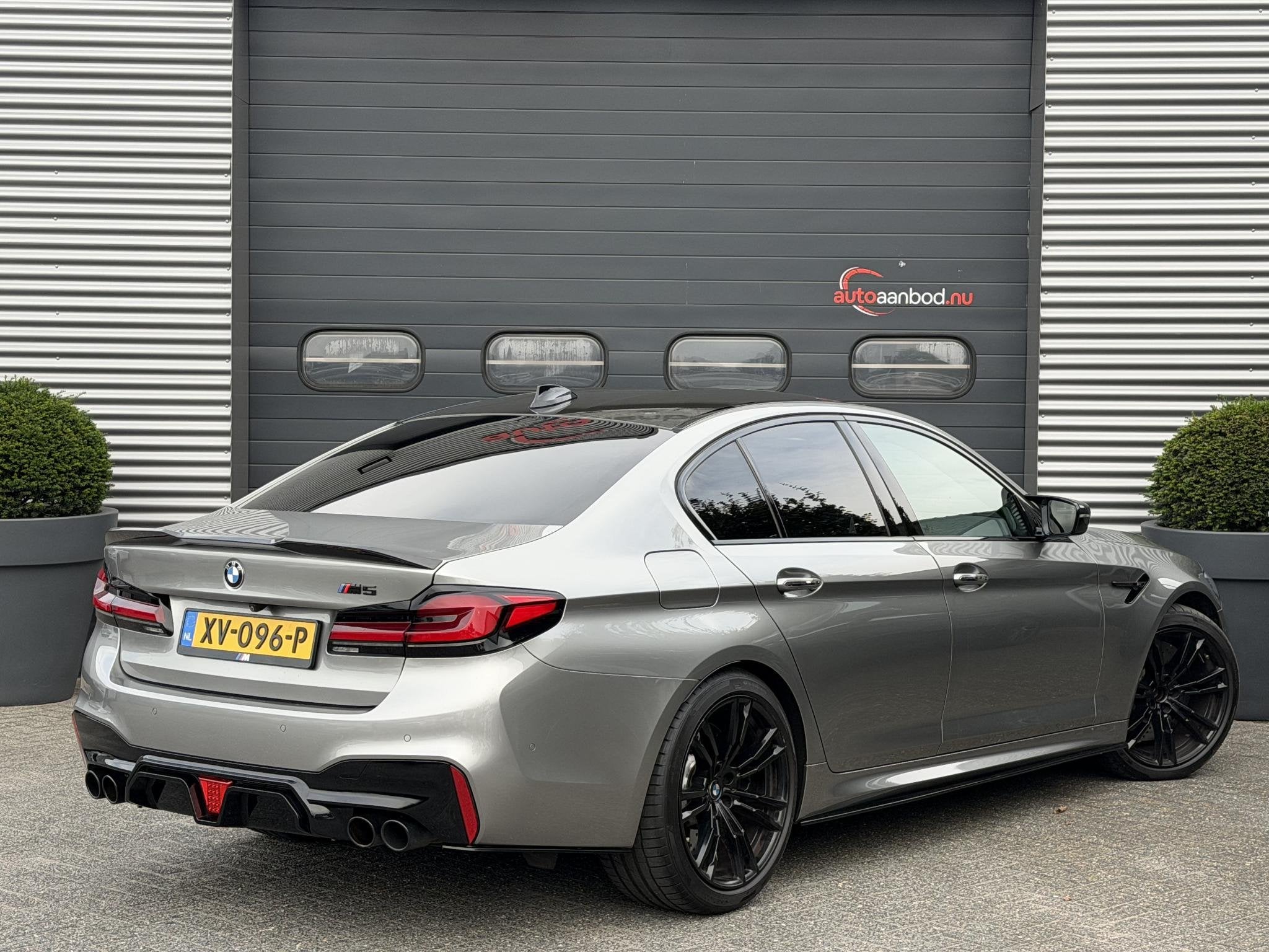 BMW M5 5-Serie (automatique), Autos, Cuir, 4395 cm³, Entreprise, 2000 kg