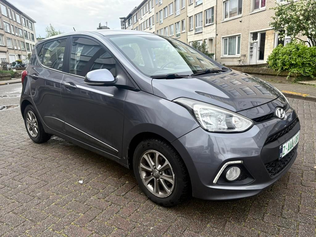 Hyundai i10. AUTOMAAT Benzine 2014, Auto's, Automaat, Parkeersensor, Euro 6, Bedrijf
