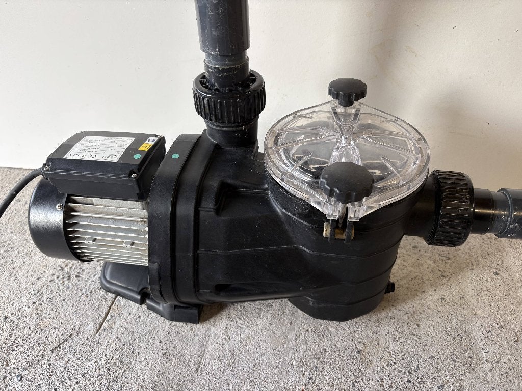 Pompe piscine Vipool 0.75cv - état neuf, Enlèvement, Comme neuf, Pompe