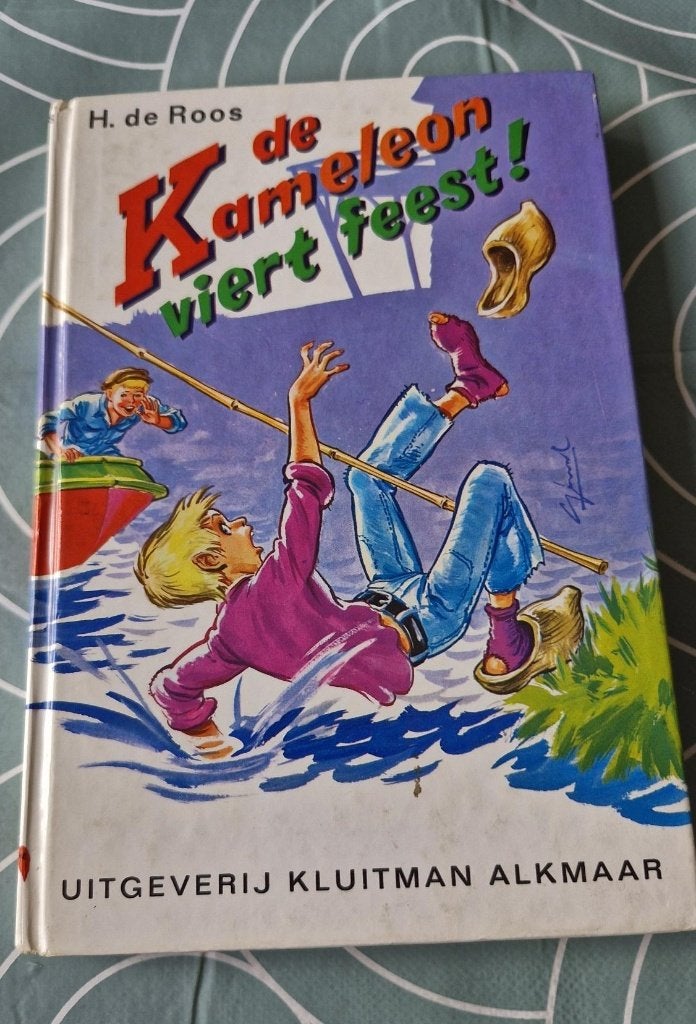 Boek - De Kameleon viert feest! - H. de Roos, Verzenden, Zo goed als nieuw, H. de Roos