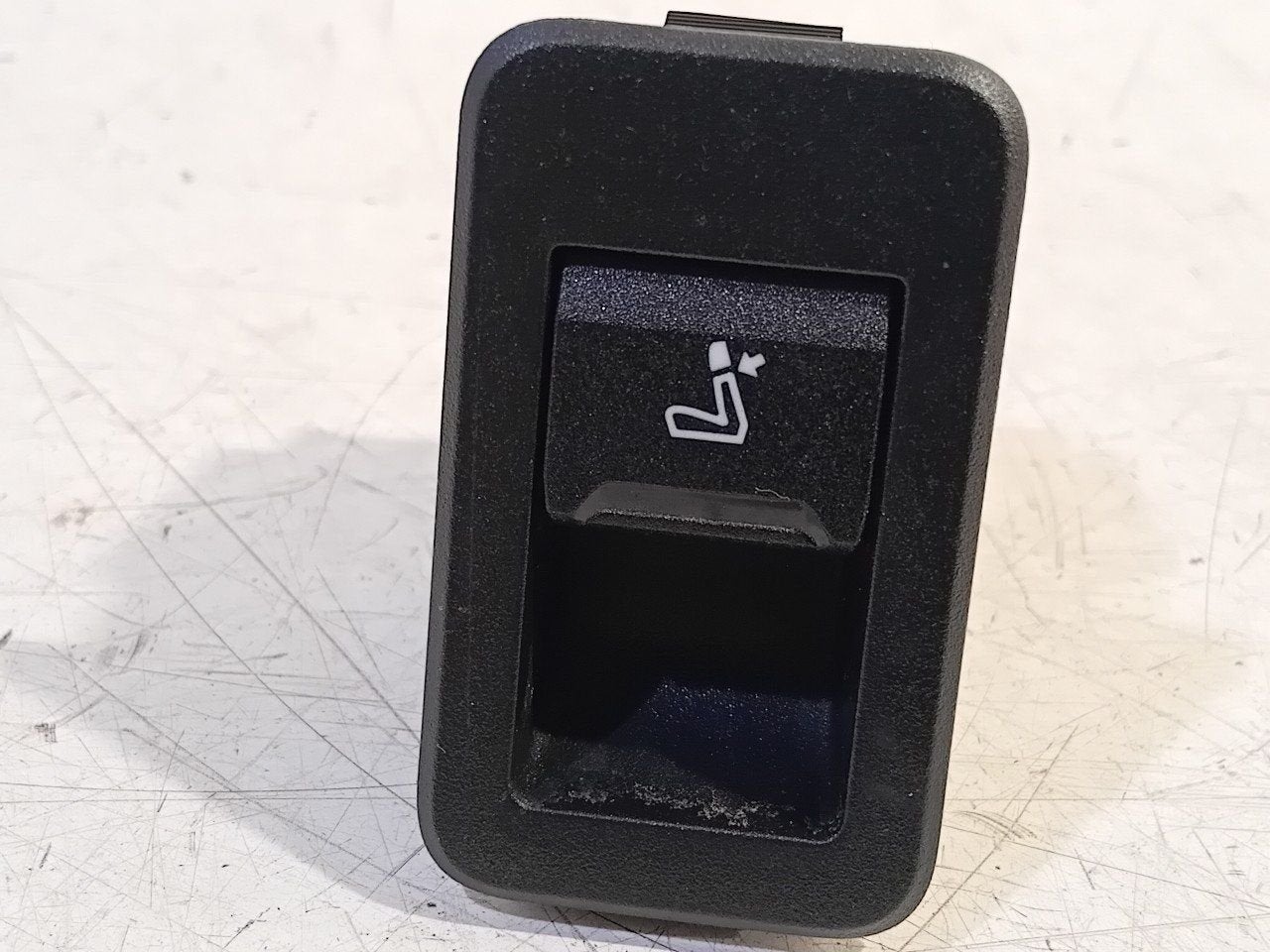 Stoelverstelling schakelaar BMW iX, Onderdelen@venauto.nl, Van der Ven Autorecycling B.V., Gebruikt, Ettenseweg 76, 4706 PB Roosendaal, The Netherlands