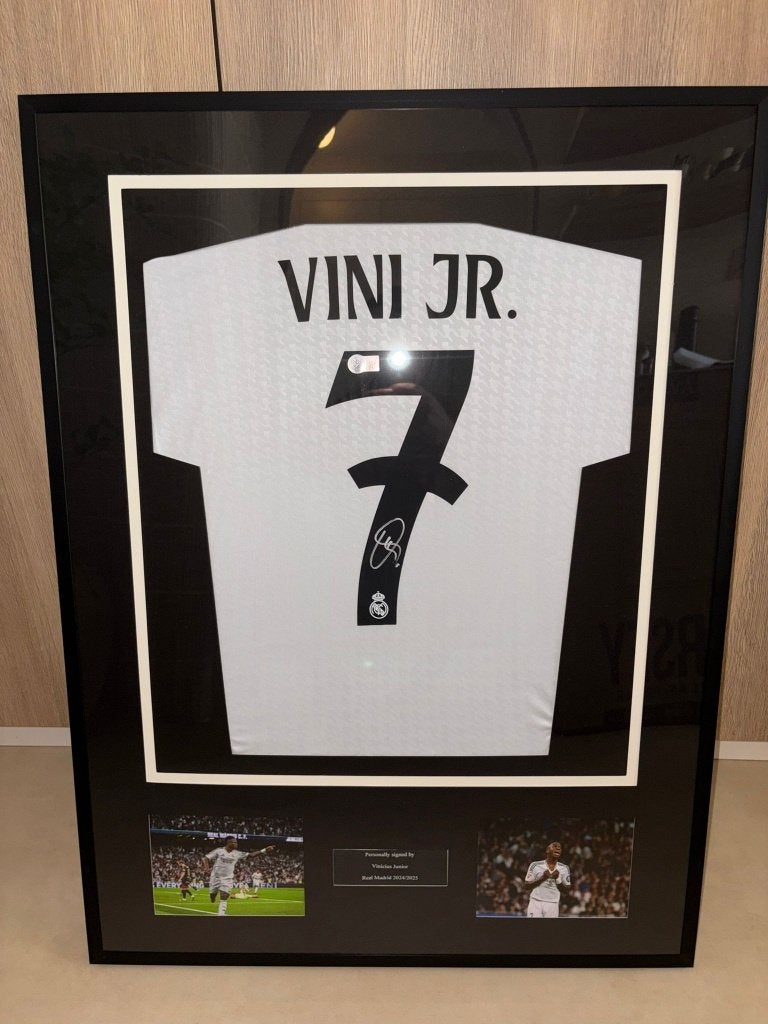 Chemise Vinicius Real Madrid 24/25 signée - Encadrée, Enlèvement ou Envoi, Comme neuf, Maillot