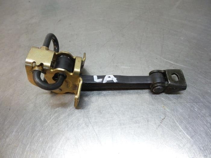 Butée 4portes arrière gauche d'un BMW 3-Serie (3-Serie 98-, -, 3 mois de garantie, Utilisé, -