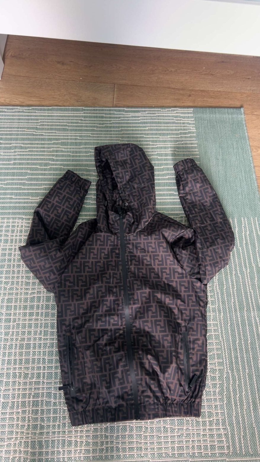 Veste Fendi S, Vêtements | Hommes, Vêtements de sports d'hiver, Envoi, Comme neuf, Taille 46 (S) ou plus petite, Blouson