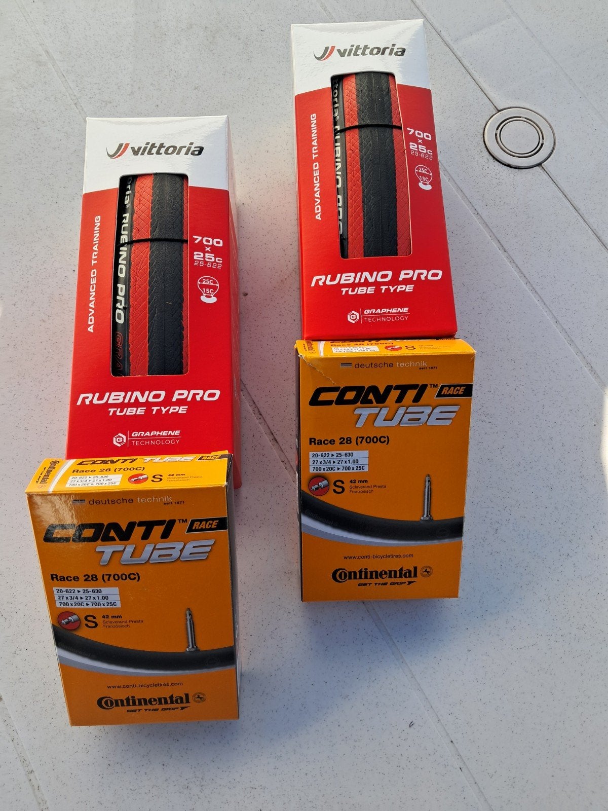 buiten/binnenbanden koersfiets, Ophalen, Nieuw, Vittoria / continental
