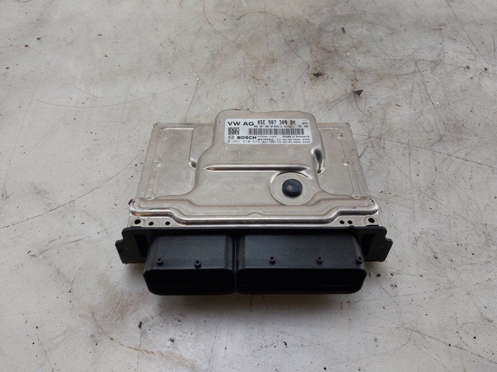 CALCULATEUR MOTEUR ECU Audi Q3 Sportback (F3N), Robert Bosch AG, Audi, Utilisé, Robert-Bosch-Allee 1
74232  Abstatt, DE