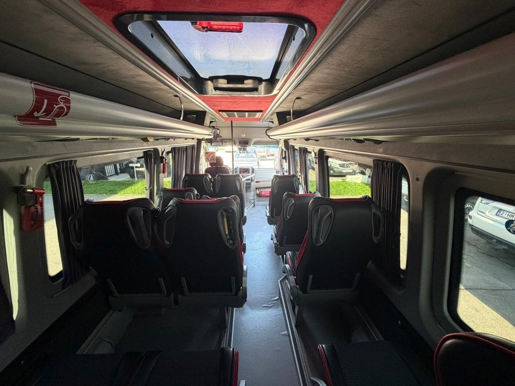 Mercedes Sprinter 519 Bus (Stock ID 28993) — 22