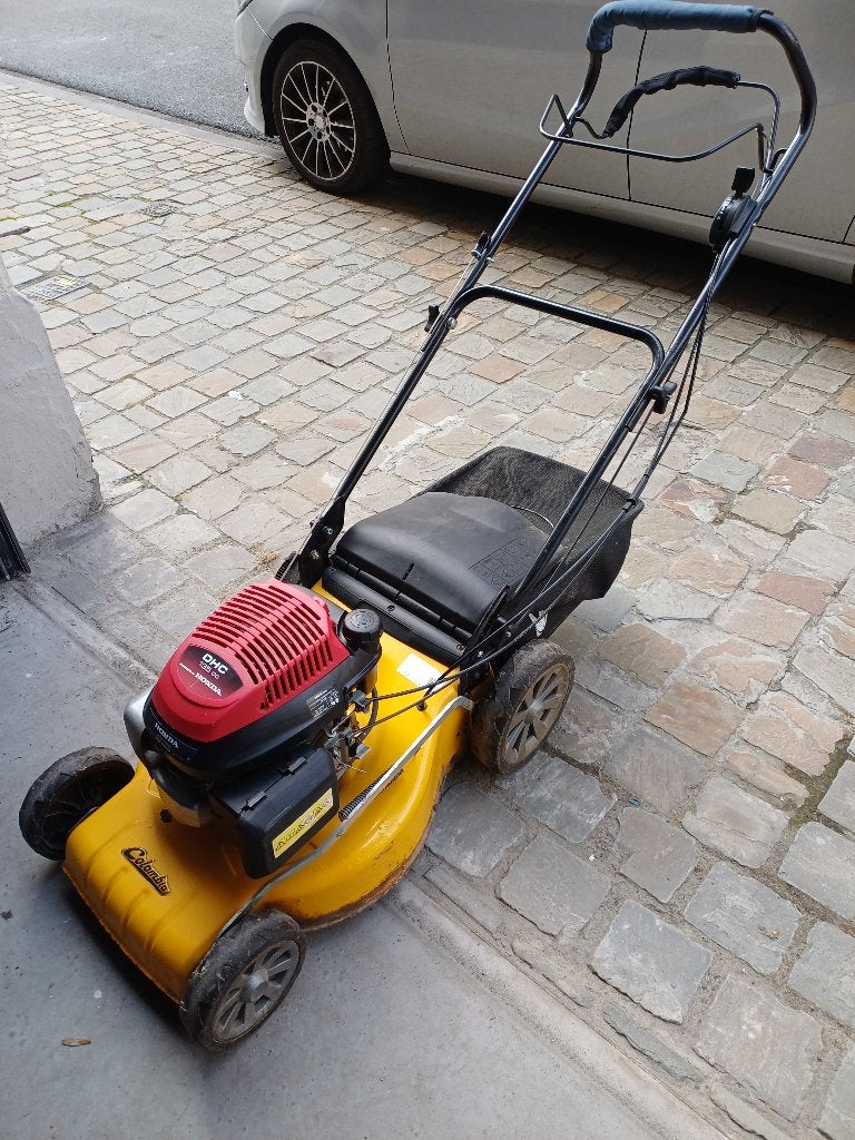 Tondeuse à gazon Honda puissant, Enlèvement, Utilisé, Tondeuses à gazon à essence, HONDA