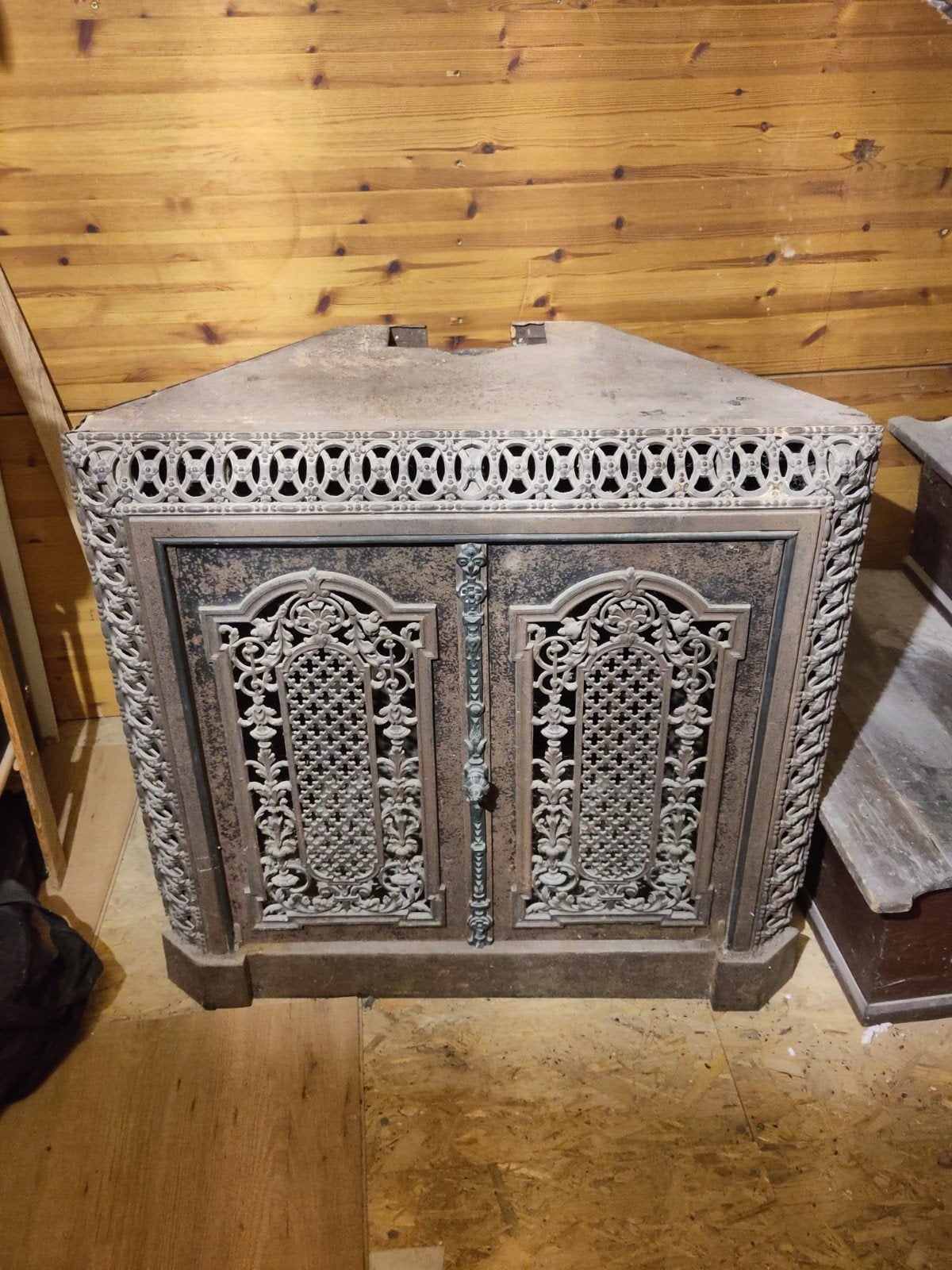 très ancien protège poêle ou protège radiateur, Enlèvement