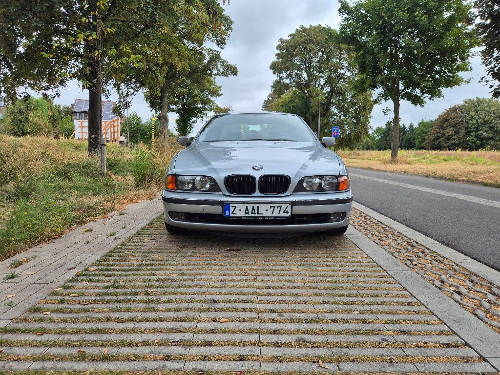 BMW 528IA OLDTIMER, Autos, Argent ou Gris, 4 portes, Carnet d'entretien, Bleu