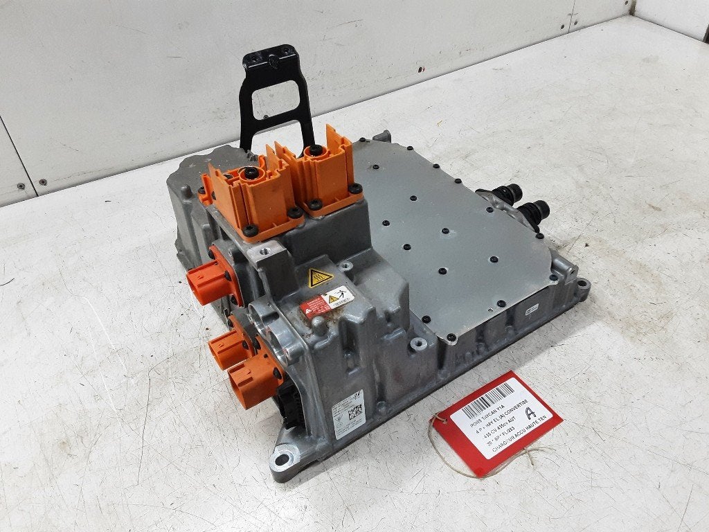 CHARGEUR DE BATTERIE (9J1915539CA), Porsche Deutschland GmbH, Utilisé, Info@porsche.de, Porscheplatz 1
70435  Stuttgart, DE