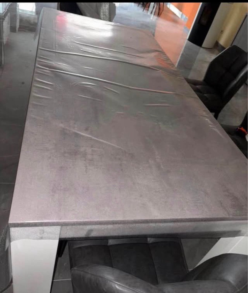 Table, Enlèvement, Comme neuf