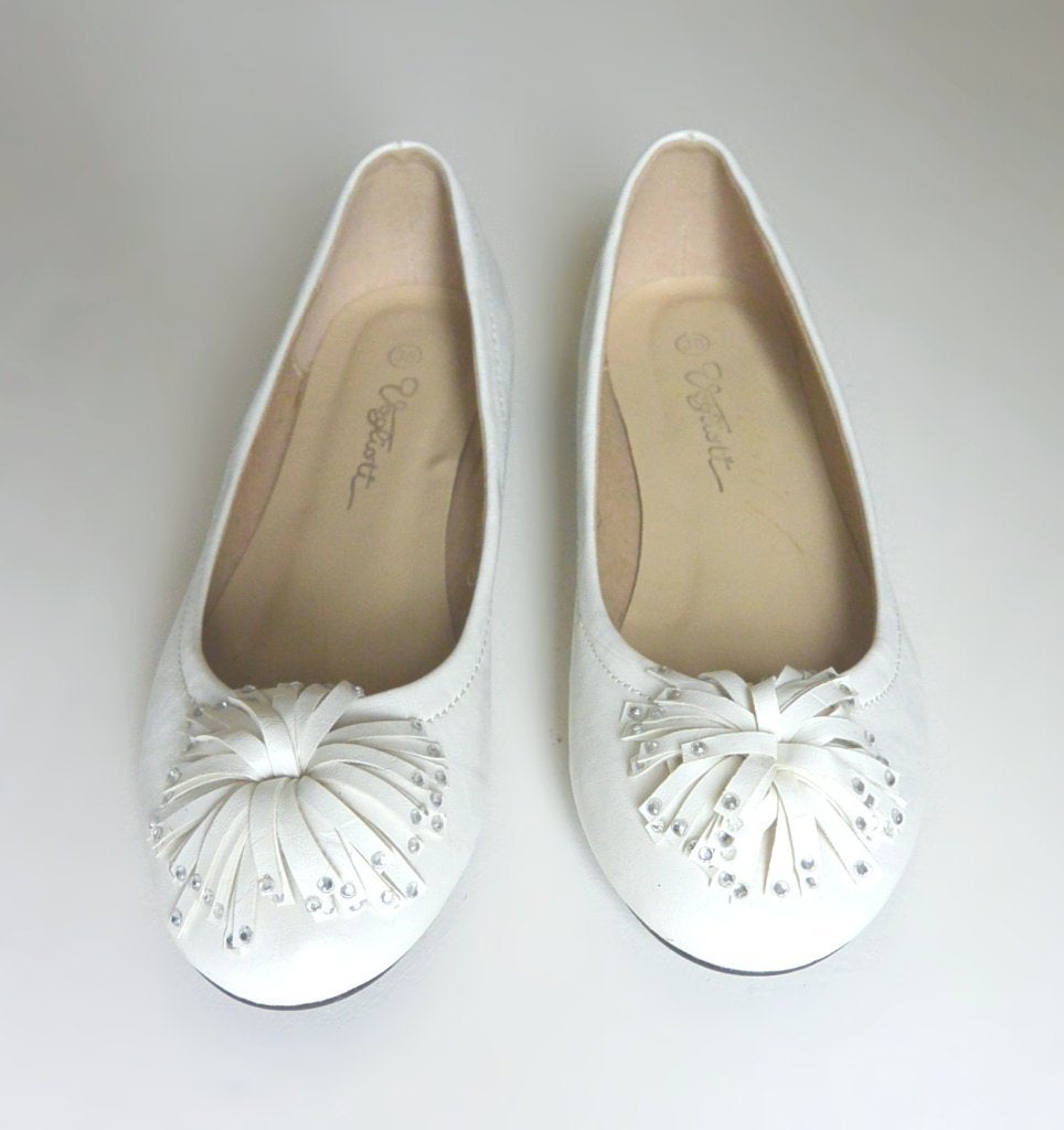Ballerines blanches pompons strass Voglioti T.38 neuves, Vêtements | Femmes, Neuf, Voglioti, Enlèvement ou Envoi, Blanc
