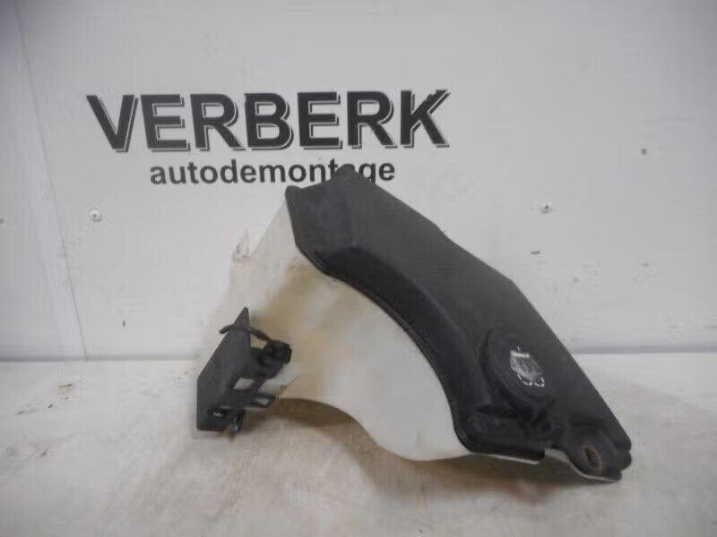 RUITENSPROEIERRESERVOIR BMW 3 serie Compact (E46 / 5), Autos : Pièces & Accessoires, Enlèvement ou Envoi, Utilisé, Petuelring 130 80809 München, DE