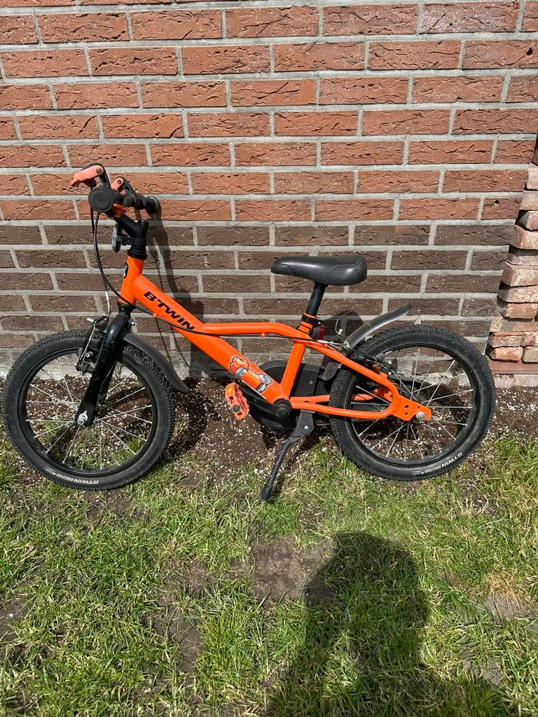 16-inch b-twin robot kinderfiets, Fietsen en Brommers, Fietsen | Kinderfietsjes, Ophalen, Zo goed als nieuw