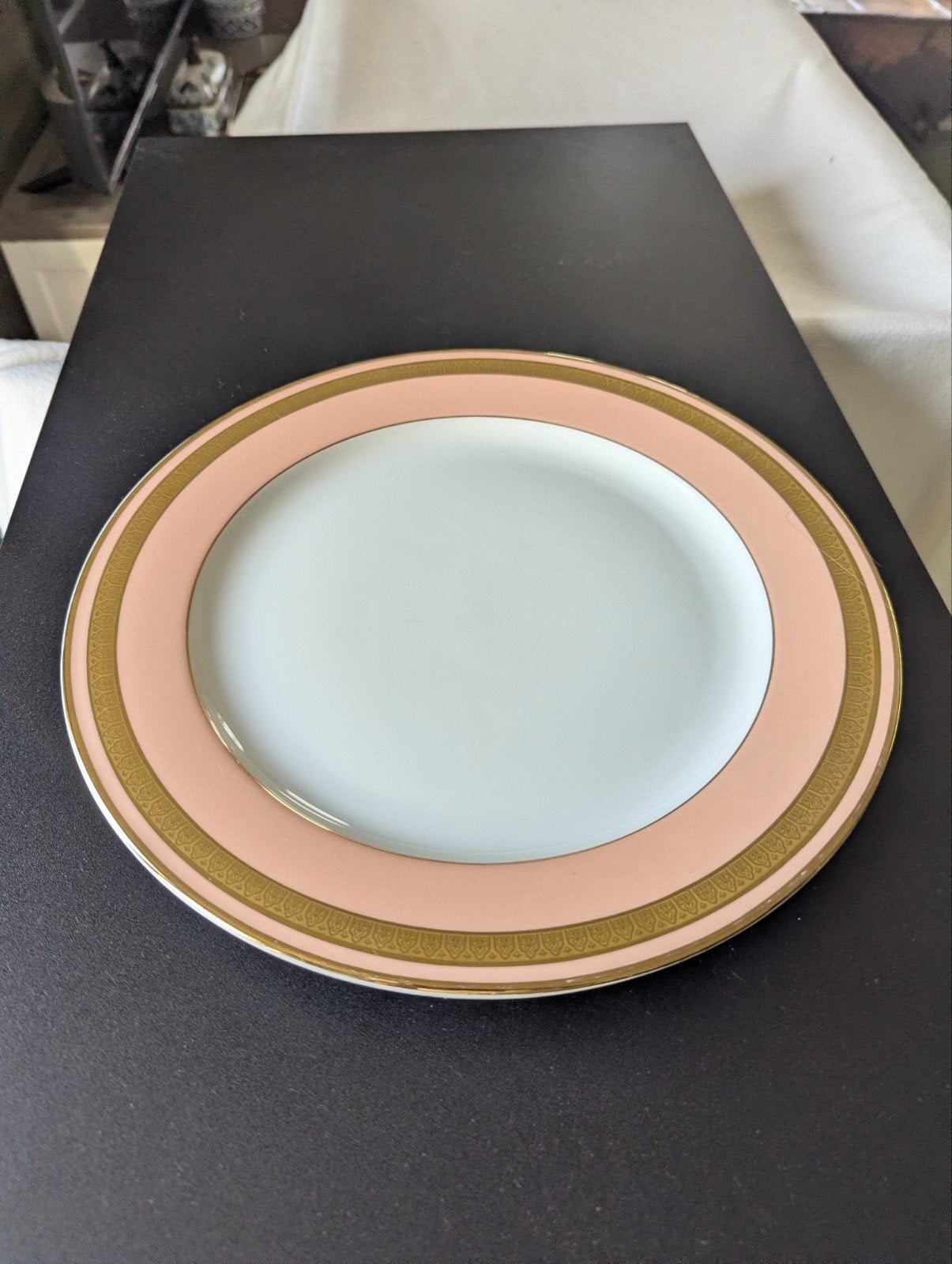 Porceleinen onderborden 32 cm ,12 stuks ,met goudrand, Antiek en Kunst, Ophalen