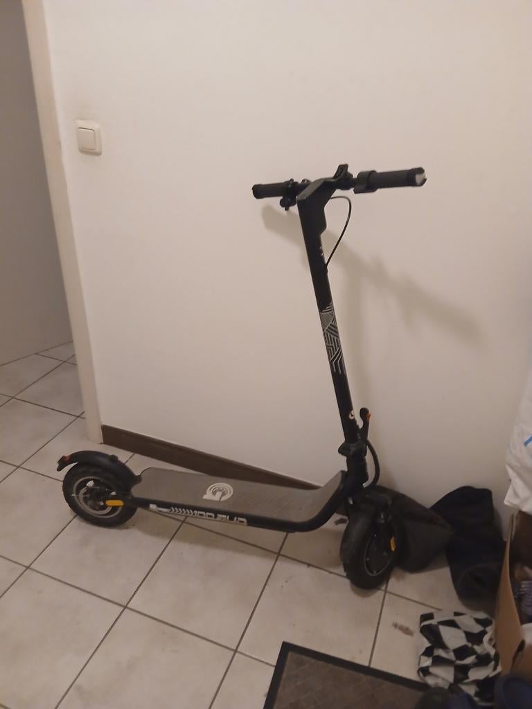 Electrische step, Fietsen en Brommers, Steps, Ophalen, Zo goed als nieuw, Elektrische step (E-scooter)
