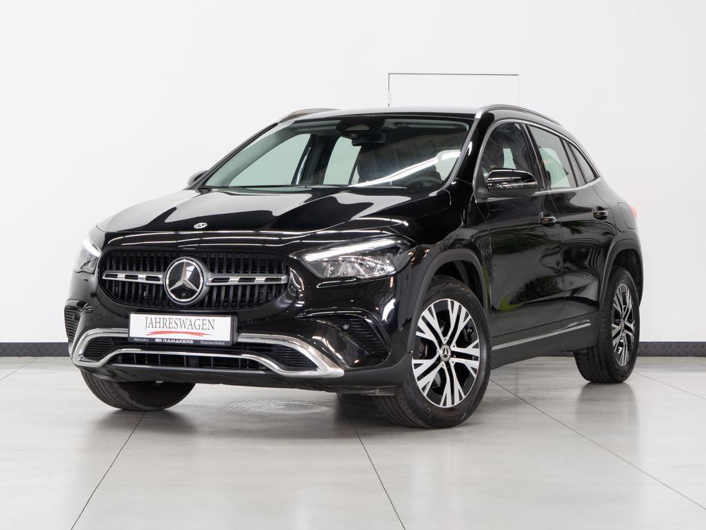 Mercedes-Benz GLA 180 Benz Mild Hybrid | Progressive LED Cam, Auto's, Mercedes-Benz, Gebruikt, 4 cilinders, 136 pk, Zwart