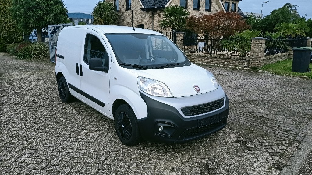 Fiat Fiorino Camionette à partir de 2018 à essence, 57 kW, Achat, 1145 kg, Euro 6