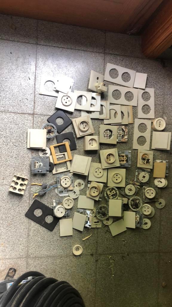 Pakket afdekplaten, schakelaars, stopcontacten…., Ophalen, Gebruikt
