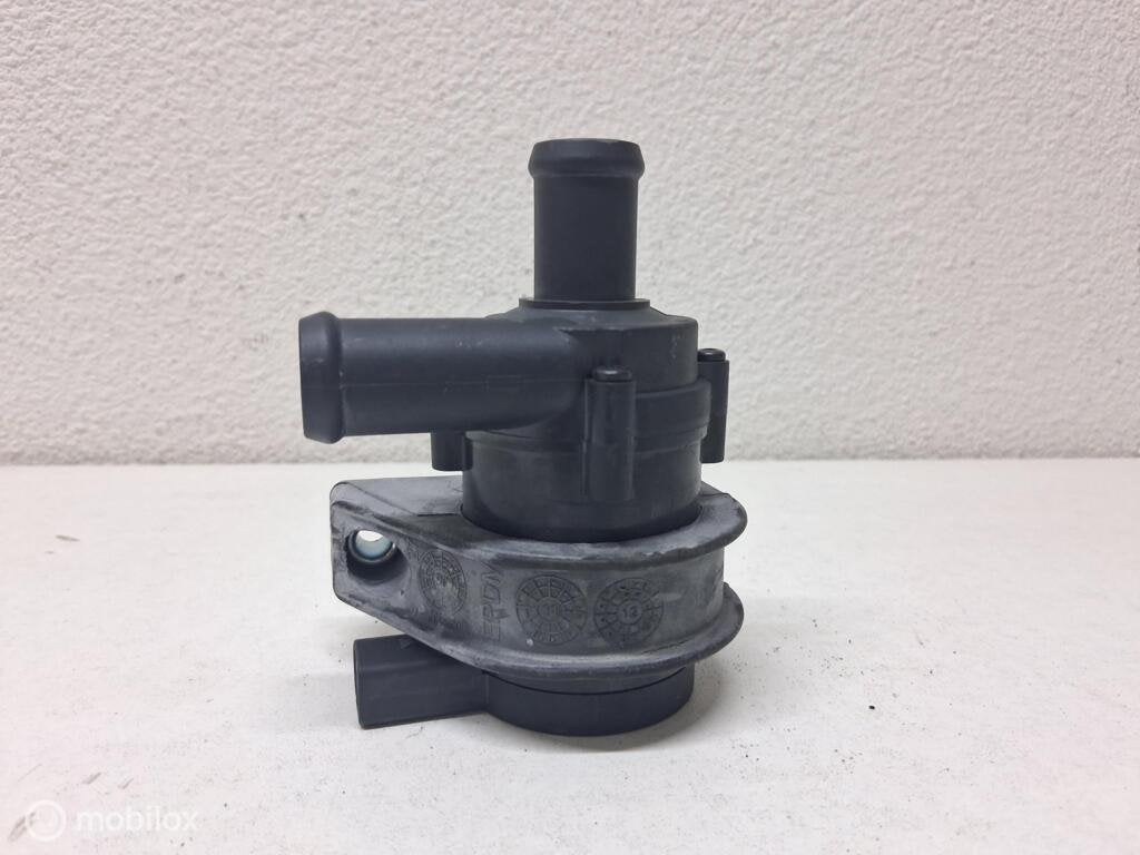 Extra waterpomp Vw Golf VI ('08-'13) 1K0965561J, Gebruikt, Volkswagen, Ophalen of Verzenden, Volkswagen