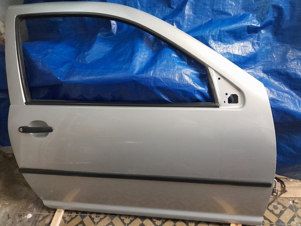 VW GOLF 4 Porte portiere, tableau de bord, siege passager, Particulier, 3 portes, Achat, Golf