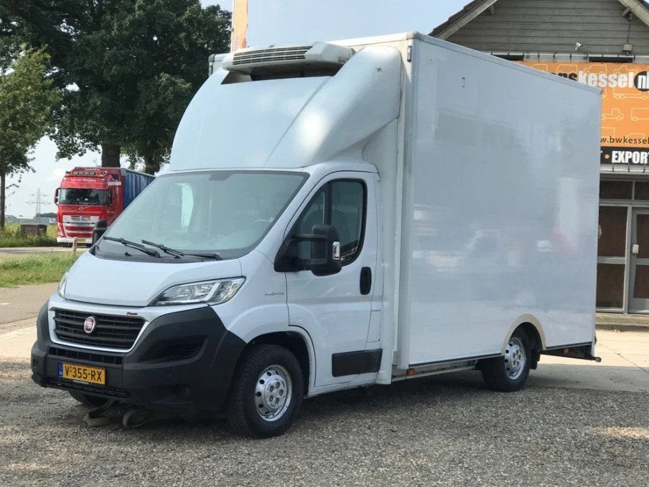 Fiat Ducato 2.3 MultiJet 130 kW Euro 6 Koelkoffer Motor Scha, Auto's, Stof, Gebruikt, Euro 6, Wit