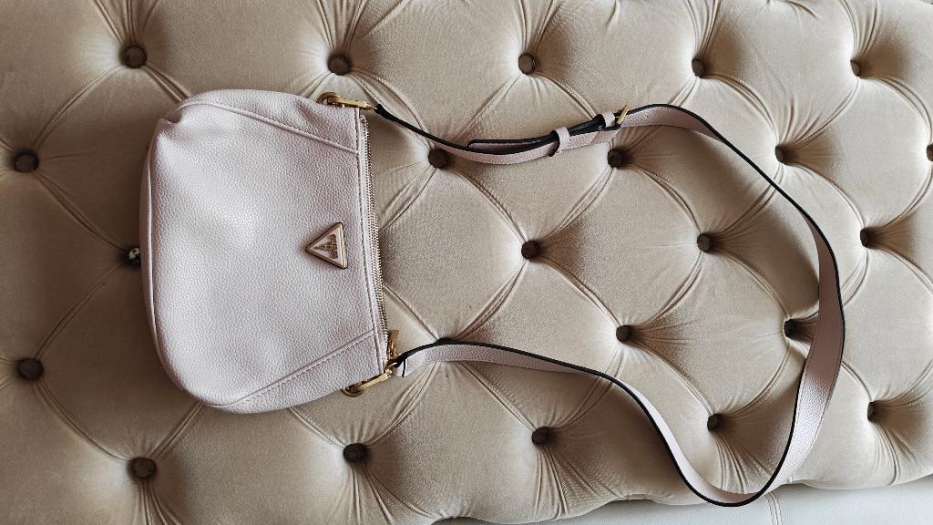 Sac guess, Enlèvement