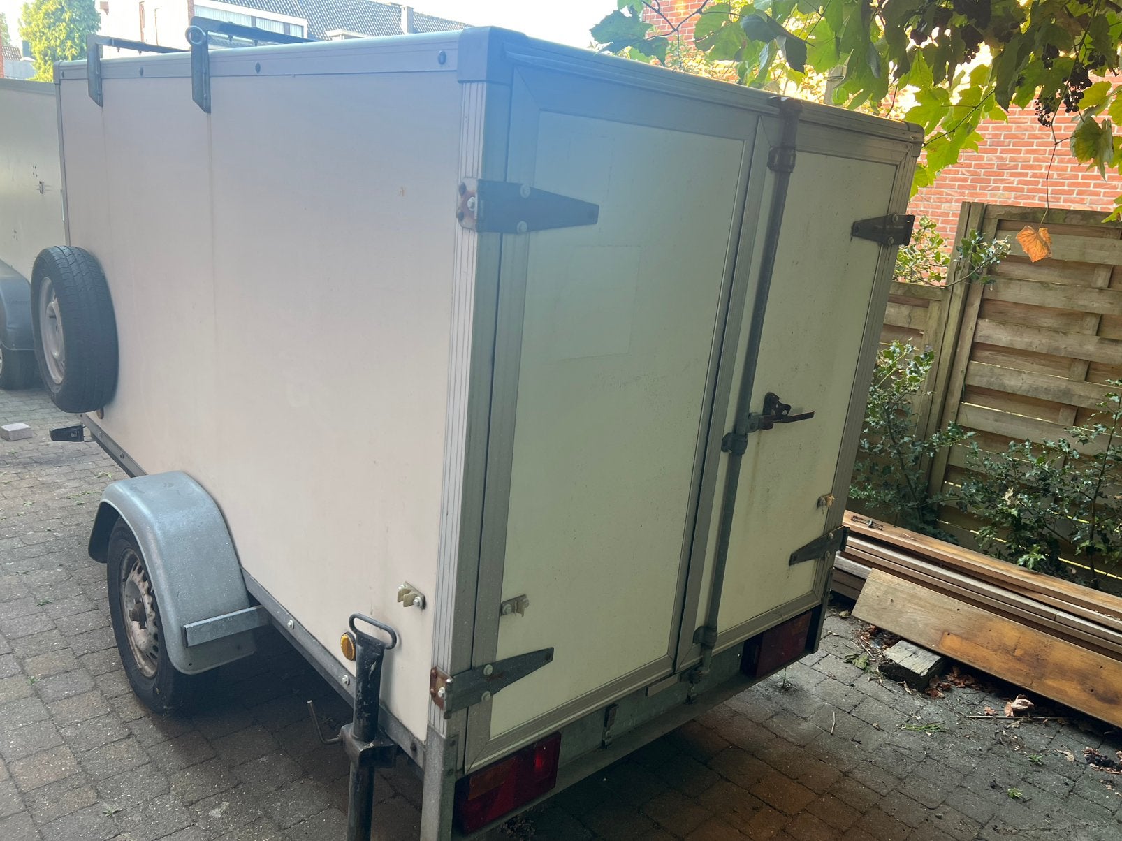 Gesloten aanhangwagen, enkele as, 250x130x130, Ophalen, Gebruikt