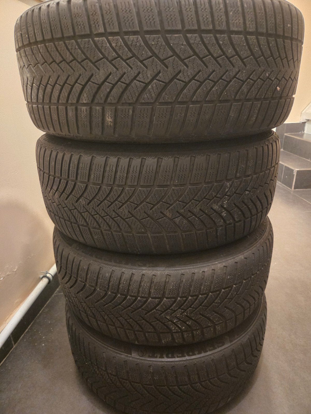 BANDEN 225/40 R18  TE KOOP / PNEU 225/40 R18, Enlèvement ou Envoi, Jante(s)