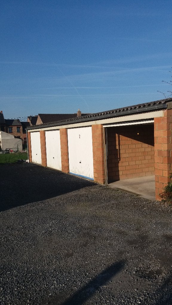 Garage à louer à Binche - Epinois, Province de Hainaut