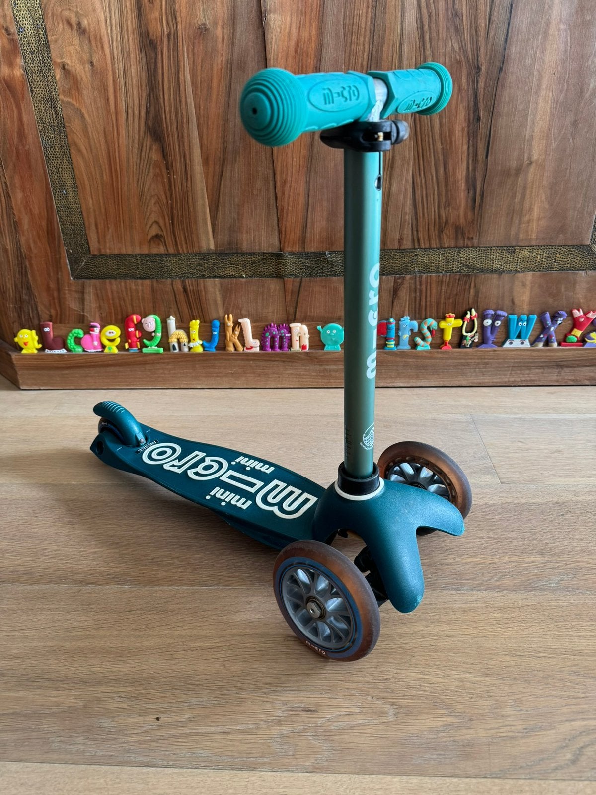 Trottinette Micro Mini Deluxe – Vert – Bon état, Enfants & Bébés, Jouets | Extérieur | Véhicules & Draisiennes, Enlèvement, Comme neuf