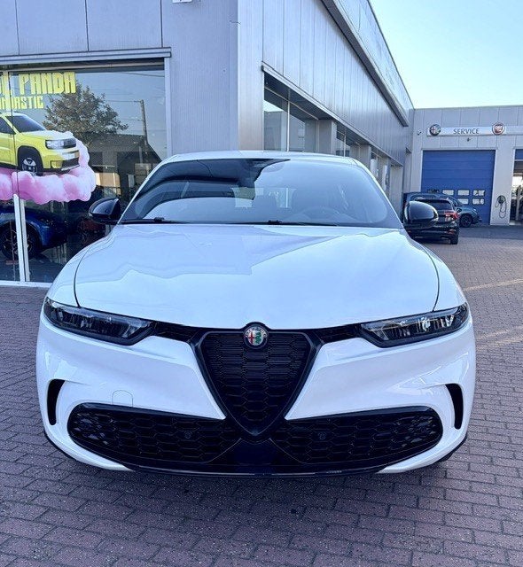 Alfa Romeo Tonale demowagen mild hybrid, Auto's, Dealer onderhouden, 4 cilinders, Leder en Stof, Wit