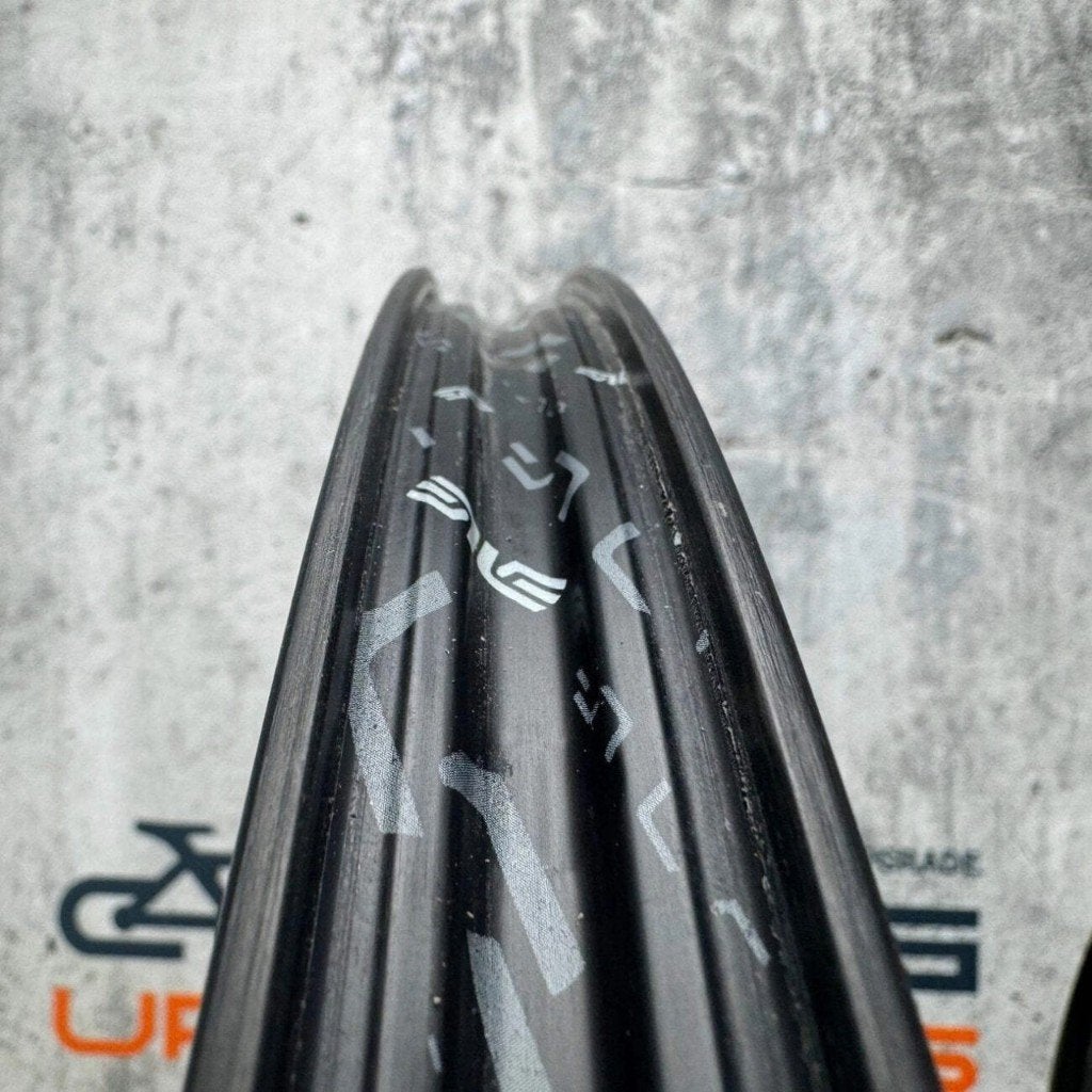 Paire de roues ENVE SES 6.7 en carbone 700C, Vélos & Vélomoteurs, Vélos Pièces, Enve, Enlèvement ou Envoi, Racefiets, Comme neuf