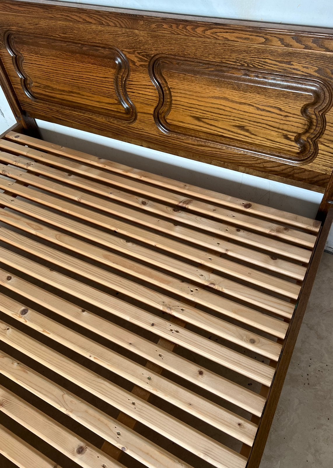 Gratis af te halen bed 140x200 en 2 bachtkastjes, Ophalen, Gebruikt, Bruin, Tweepersoons