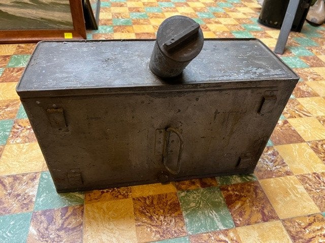 Antieke jerrycan van aan oldtimer / auto, Auto's, Oldtimers, Particulier, Ophalen