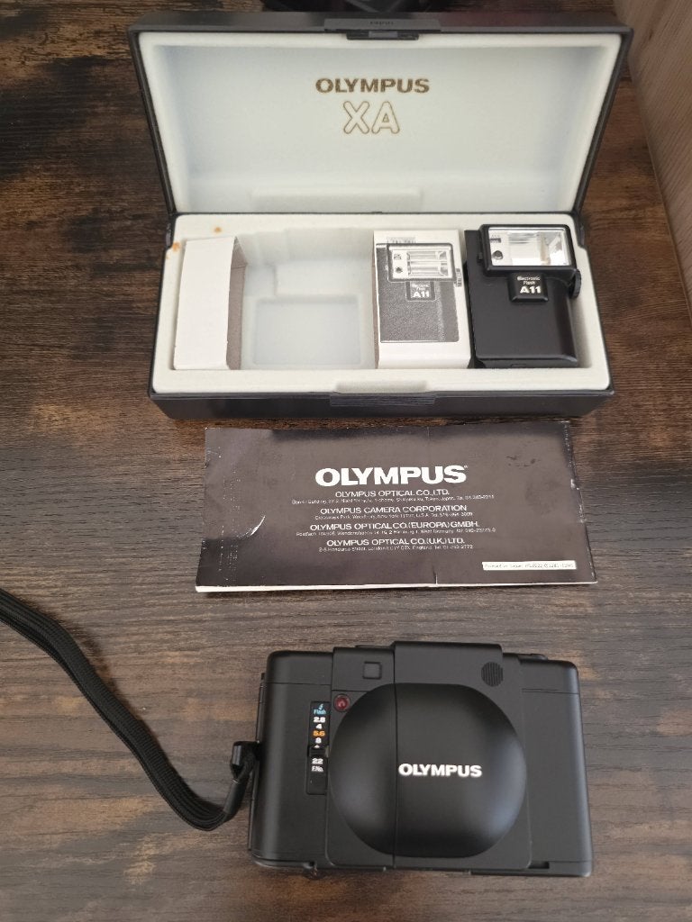 Olympus XA – 35mm rangefinder+A11 flitser + originele koffer, Ophalen, Gebruikt, Compact, Olympus