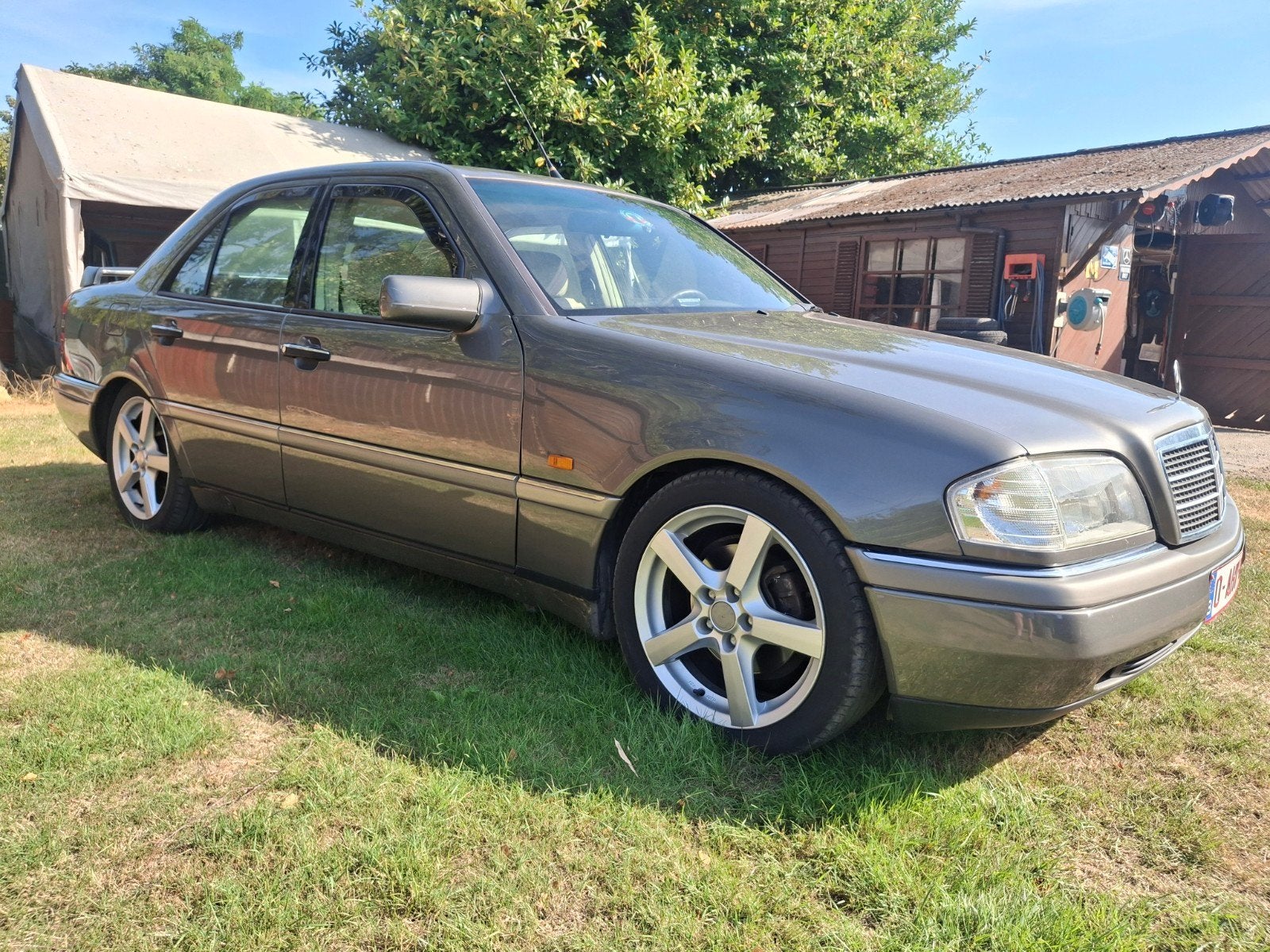 oldtimer mercedes c180, foto 3